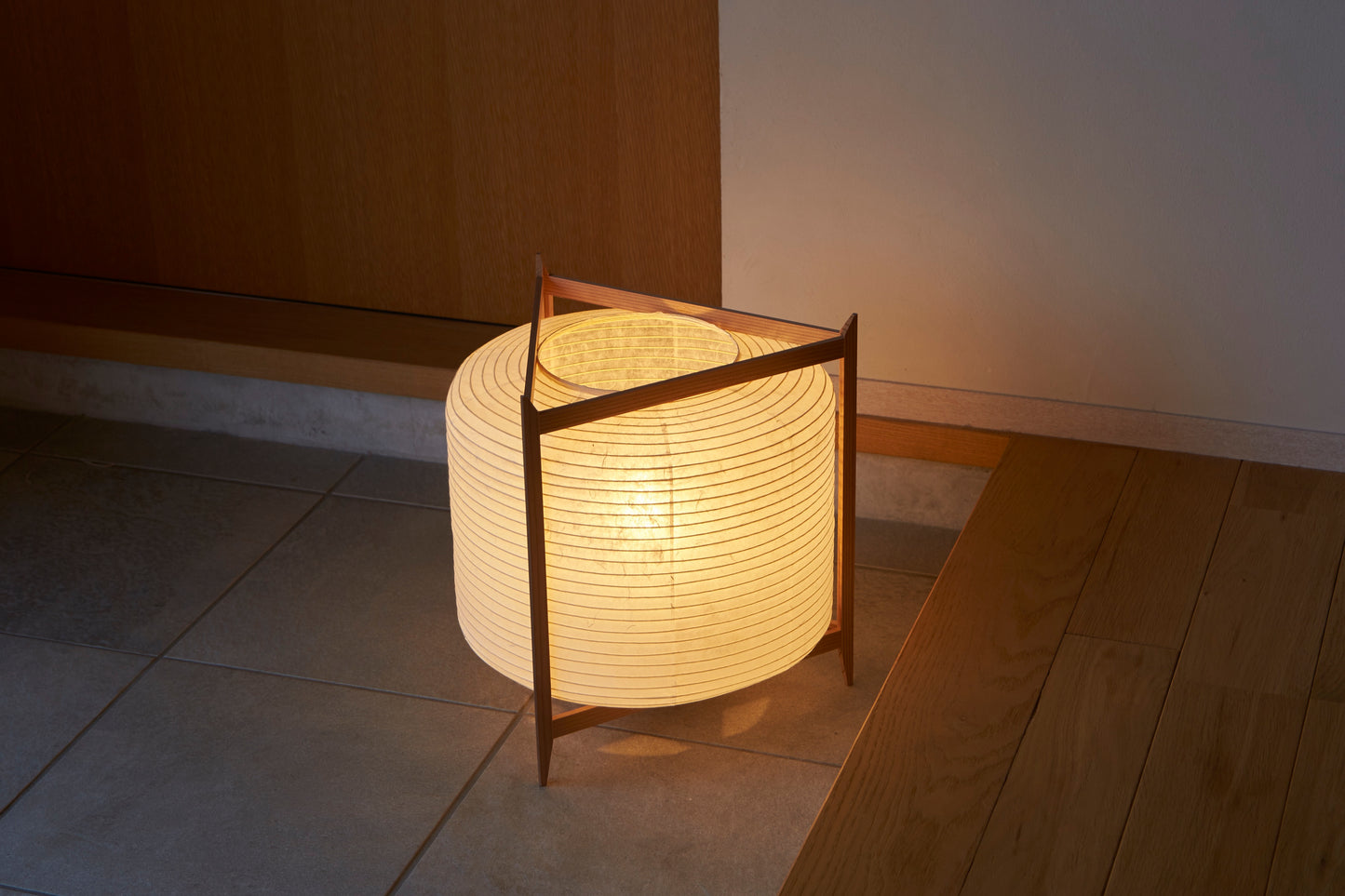 Japanese washi lantern "Andon Triangle"